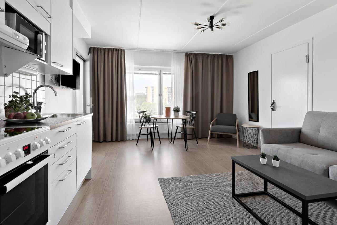 Forenom Hotel Flemingsberg - 10Min From Aelvsjoe 후딩에 외부 사진