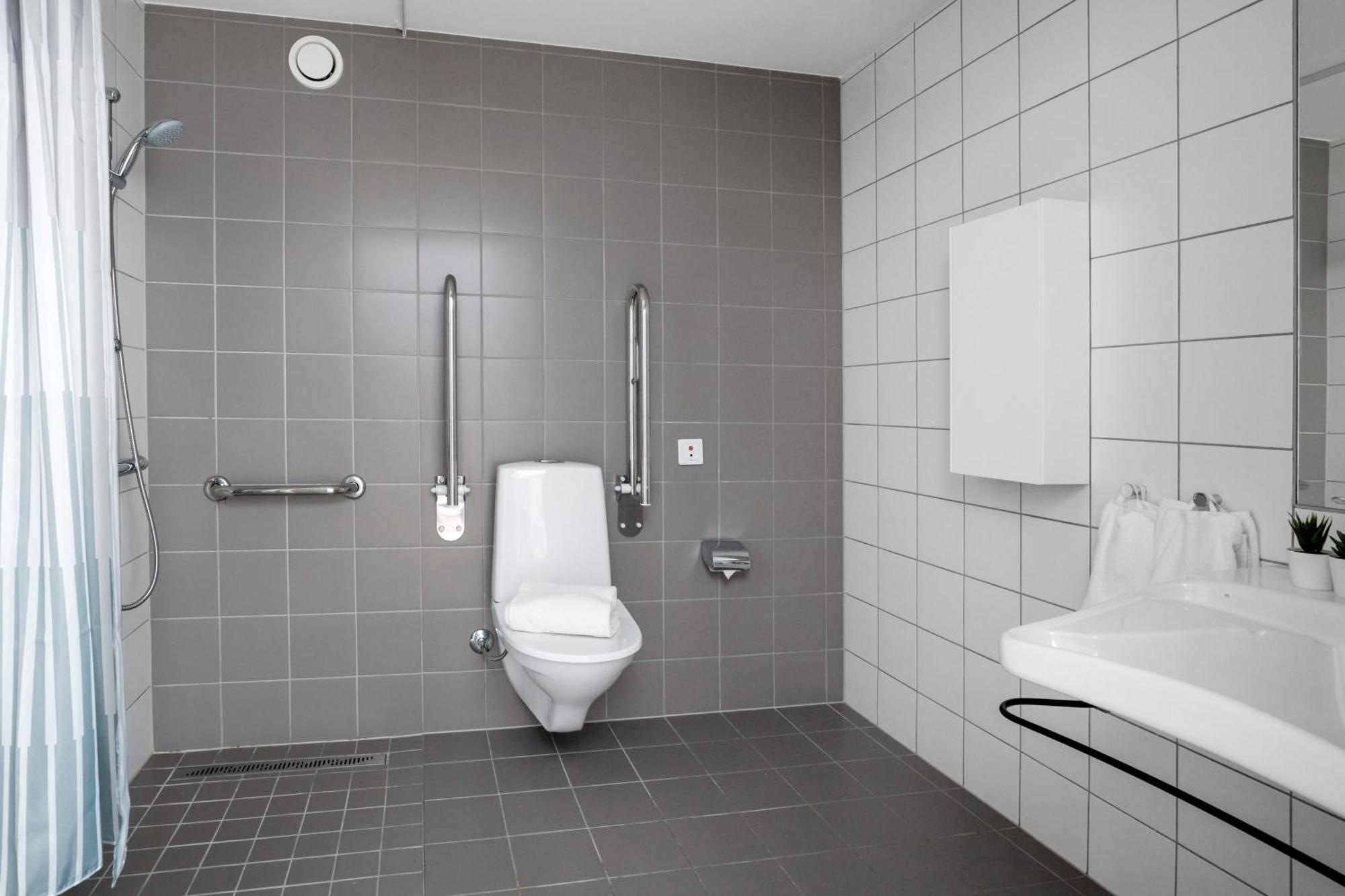Forenom Hotel Flemingsberg - 10Min From Aelvsjoe 후딩에 객실 사진