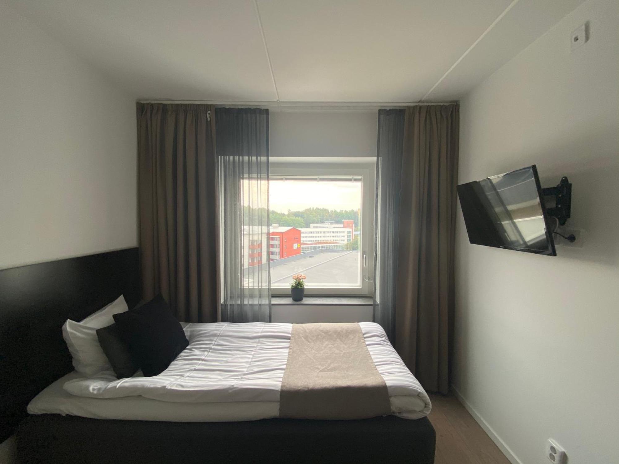 Forenom Hotel Flemingsberg - 10Min From Aelvsjoe 후딩에 외부 사진